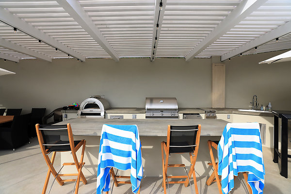 Pool Deck Kitchen 0253