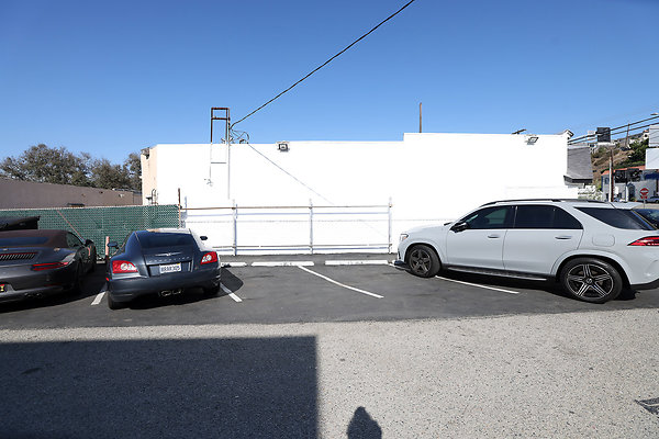 850B Parking Lot 0104