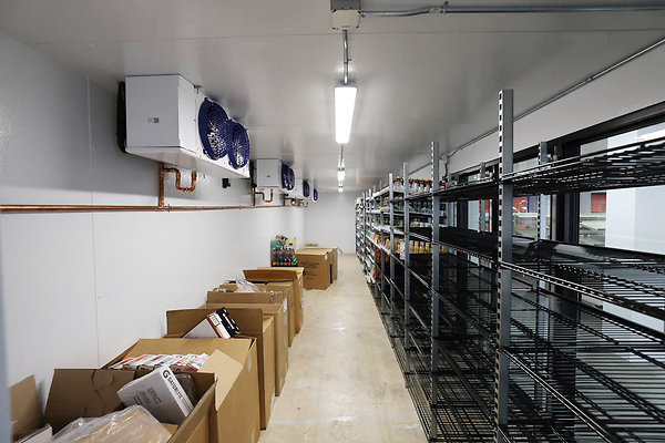 850B Cooler Interior 0207