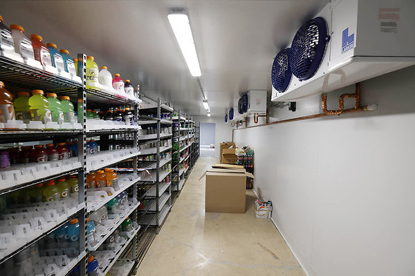 850B Cooler Interior 0208