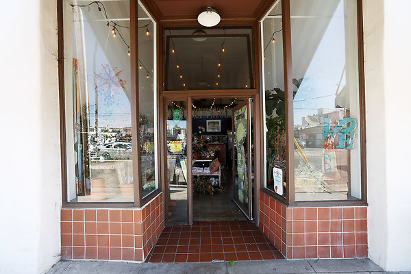 189D Front Door OPen 0054