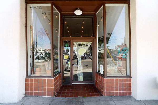 189D Front Door Closed 0055