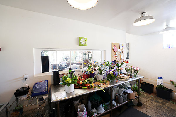 189D Flower Prep Counter 0027