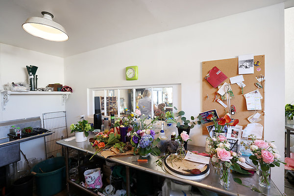 189D Flower Prep Counter 0026
