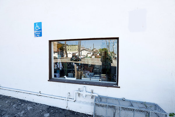 189D LS Front Window 0048