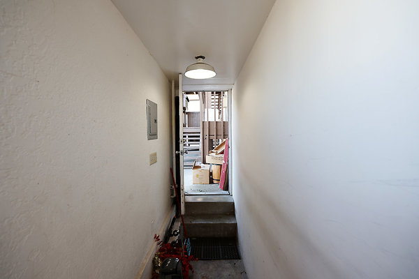189D Rear Hallway 0043