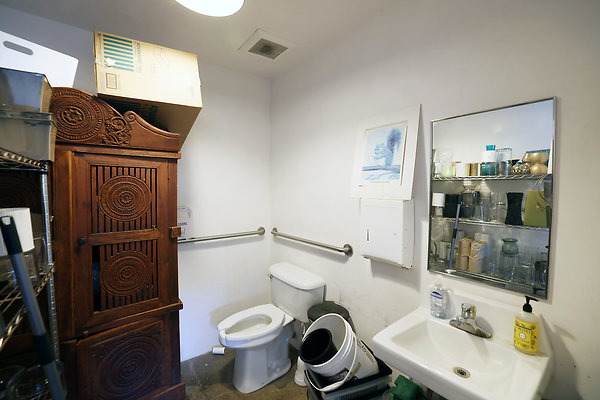 189D Bathroom 0029