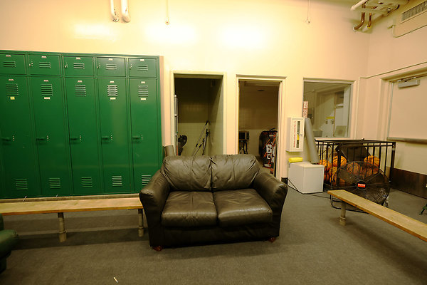 817 C1 Mens Locker Room 0013