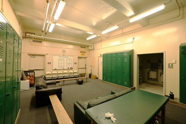 817 C1 Mens Locker Room 0007