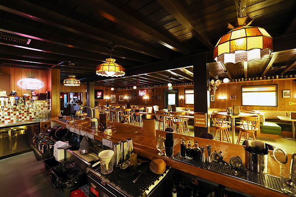 407B Bar &amp; Dining Room 0021