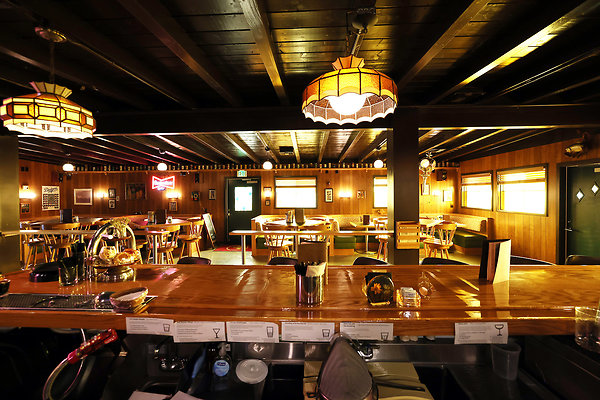 407B Bar &amp; Dining Room 0020