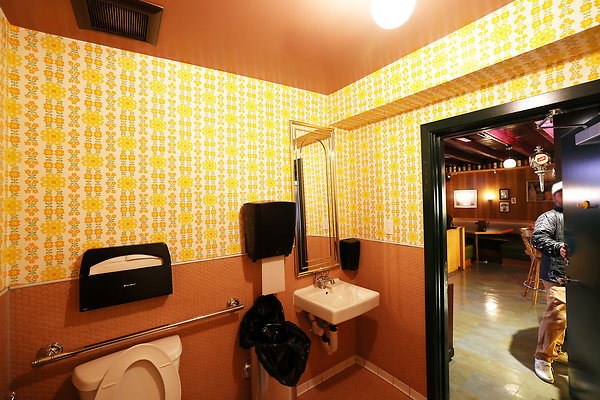 407B Bathroom LS 0071