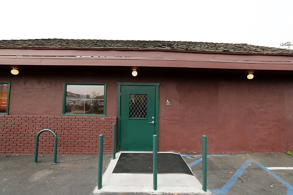 407B Parking Lot Entrance 0085