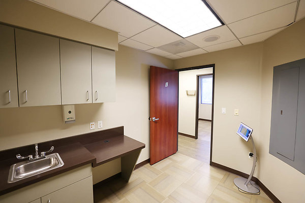 001B Suite200 Exam Room1 0183 001B Suite200 Exam Room1 0183