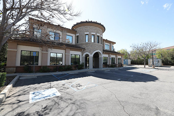 001B Front Ext LS 0261 001B Front Ext LS 0261