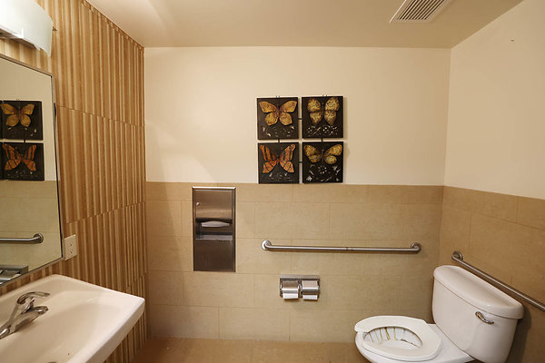 001B Suite200 Bathroom 0188 001B Suite200 Bathroom 0188