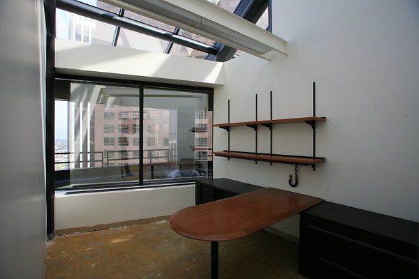 25th Floor Atrium Office 0221 1