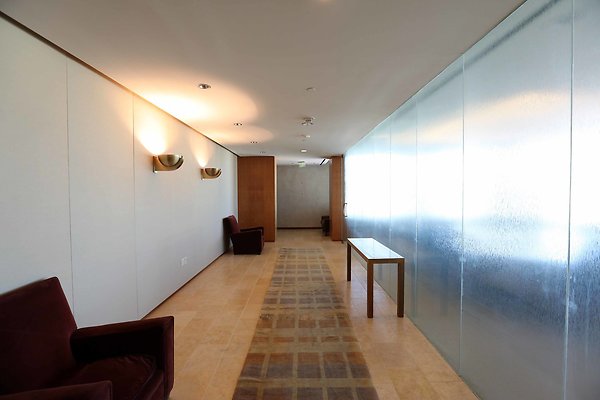 719 18th Floor Hallway ouside of Main Conference Room 0526