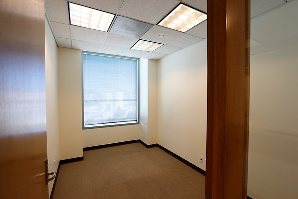 719 -12th Floor West 0438 719 -12th Floor West 0438