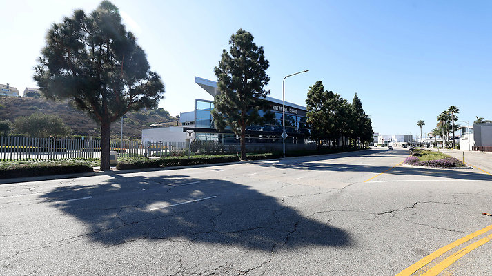 742A Street Side Ext LS 0035 742A Street Side Ext LS 0035