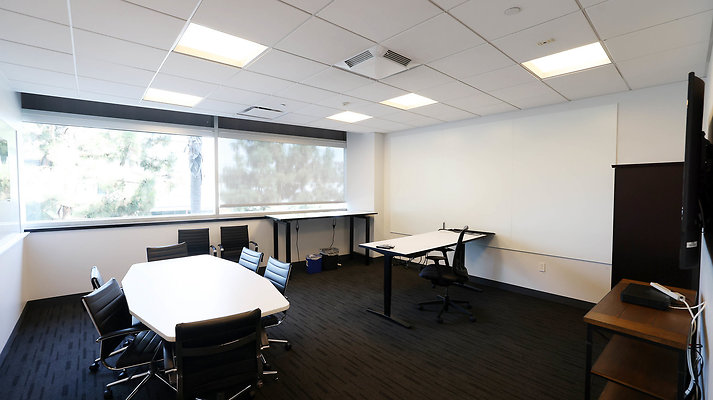 742A 2nd Floor Executive Office3 0198 742A 2nd Floor Executive Office3 0198