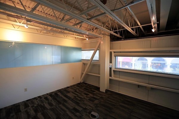 220A Studio 2nd Floor 0081