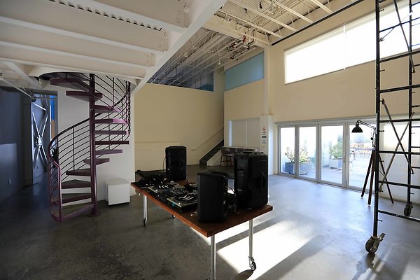 220A Studio Courtyard Entrance 0024