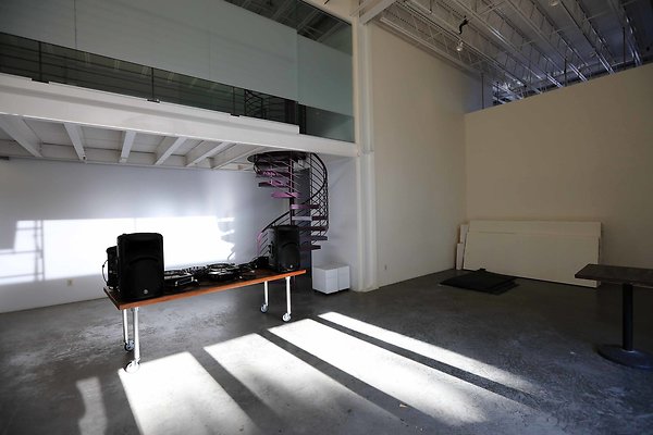 220A Studio Courtyard Entrance 0025