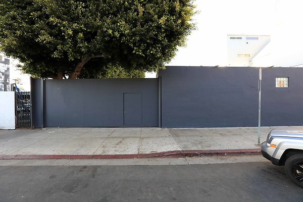 220A Courtyard Ext 0113