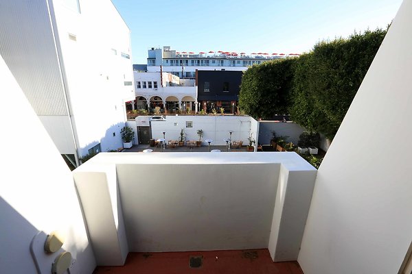 220A Residence Balcony 0011