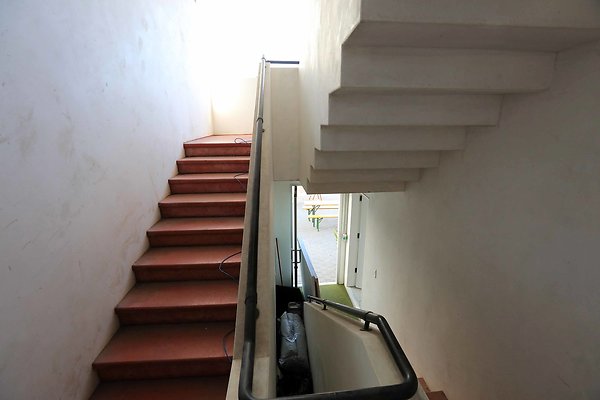220A Residence Stairwell 0002