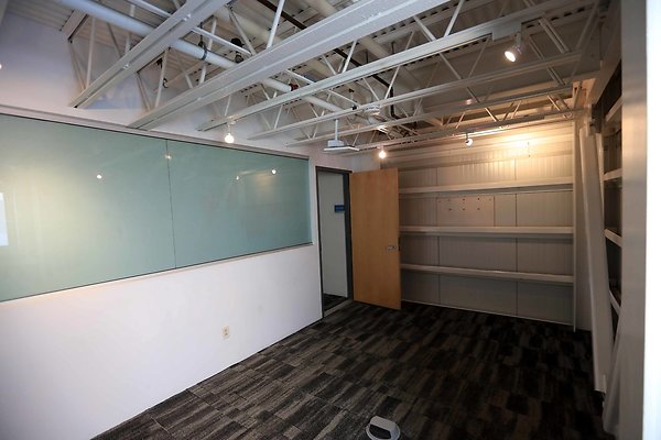 220A Studio 2nd Floor 0080