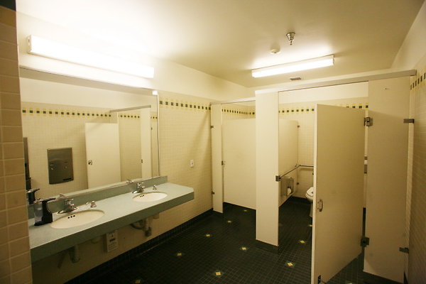 Womens Bathroom 0035 1 Womens Bathroom 0035 1