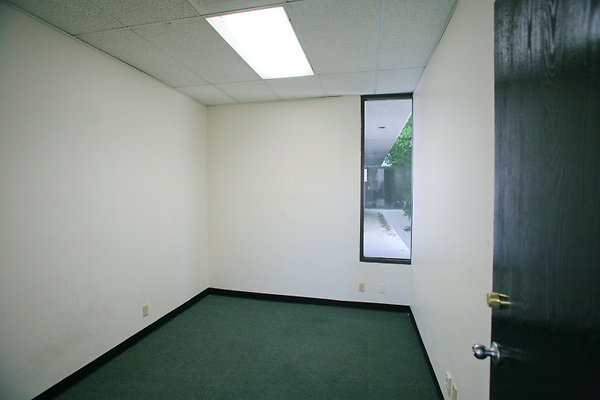 Suite 200 Office1-1 1