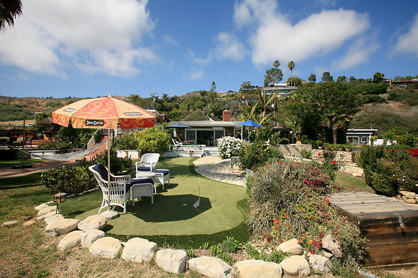 Backyard Putting Green 0012