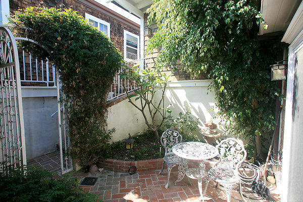 Master Bedroom Patio 0058
