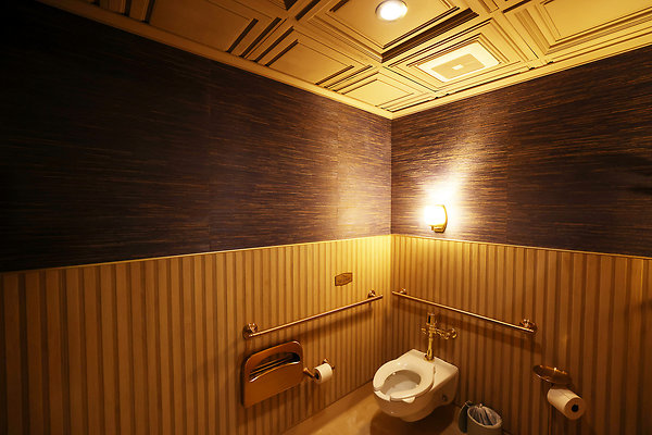 914A Womens Bathroom 0047