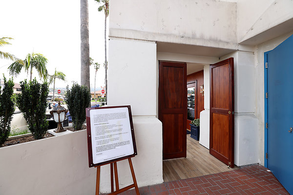 914A Patio Entrance 0116