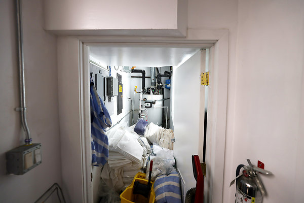 914A Kitchen CLoset 0110