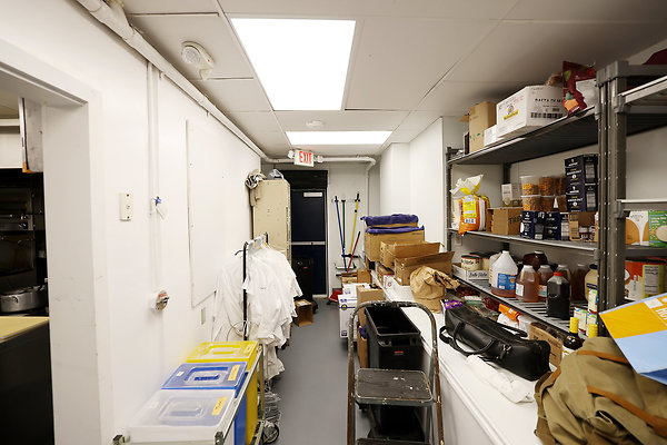 914A Kitchen Storeroom 0108