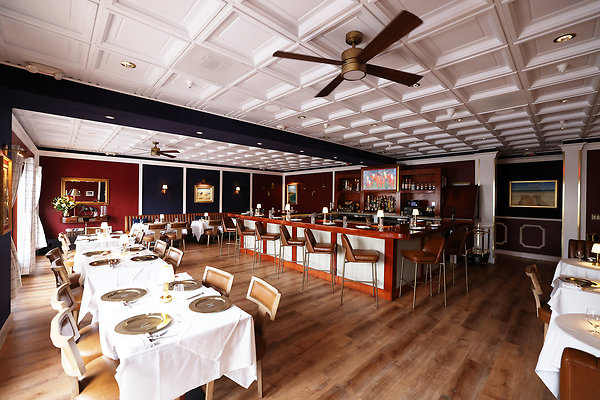 914A Dining Room &amp; Bar 0016