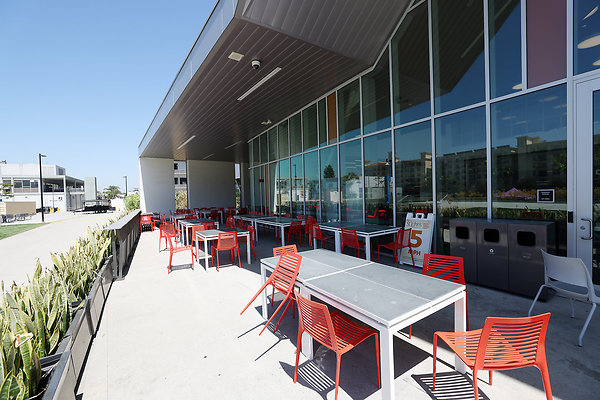 103A E3 Outdoor Dining Area 0053