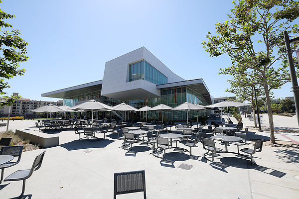 103A E3 Outdoor Dining Area 0253