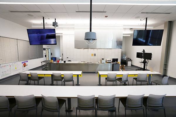 103A E3-201 Demonstration Classroom 0064