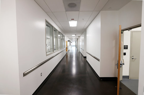 103A E3-214 Corridor 0080