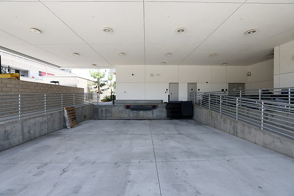103A E3 Loading Dock 0120