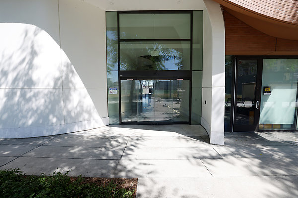 103A F5 Entrance 0282