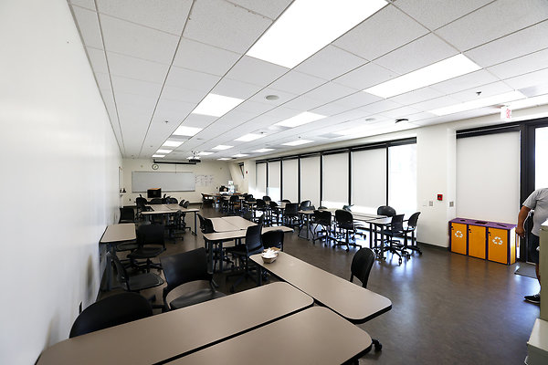 103A F5-120 Classroom 0192