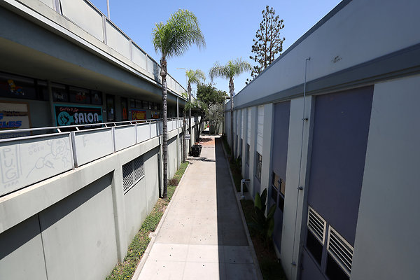 103A B1 C2 Exterior 0376