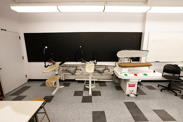 103A D4-102 Classroom 0526